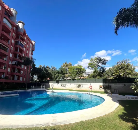 Продажа апартаментов на среднем этаже в Los Boliches