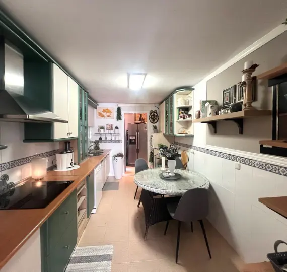 Продажа апартаментов на среднем этаже в Los Boliches