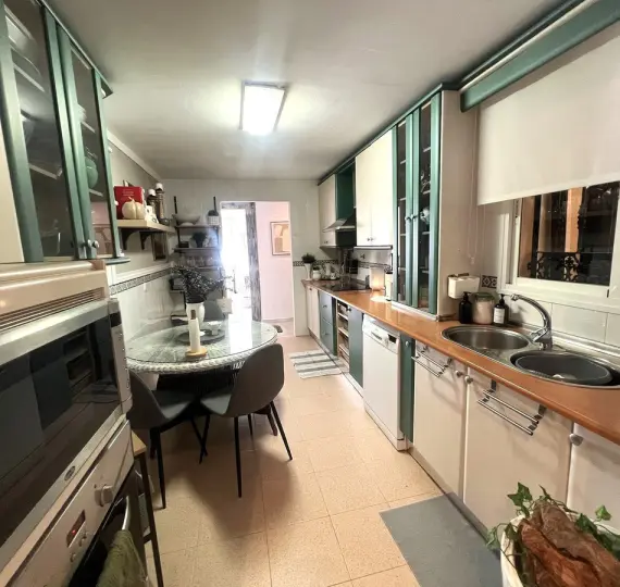 Продажа апартаментов на среднем этаже в Los Boliches