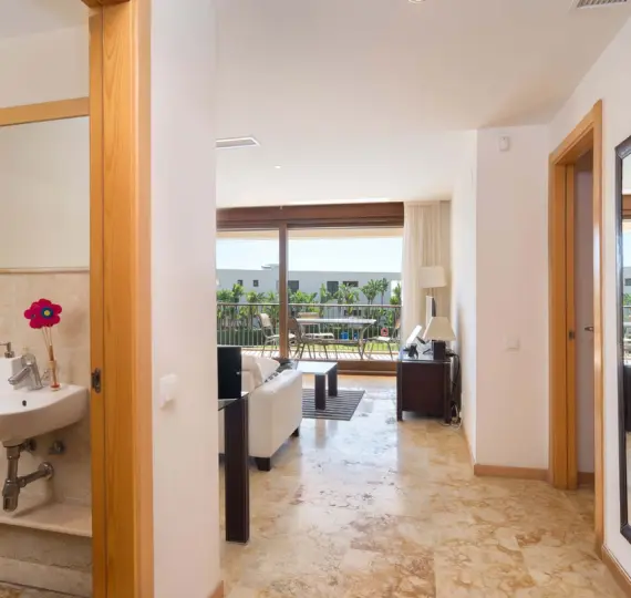 Sale of ground floor apartment in Altos de los Monteros