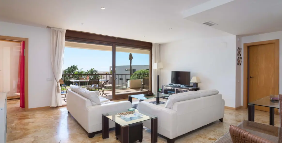 Sale of ground floor apartment in Altos de los Monteros 5