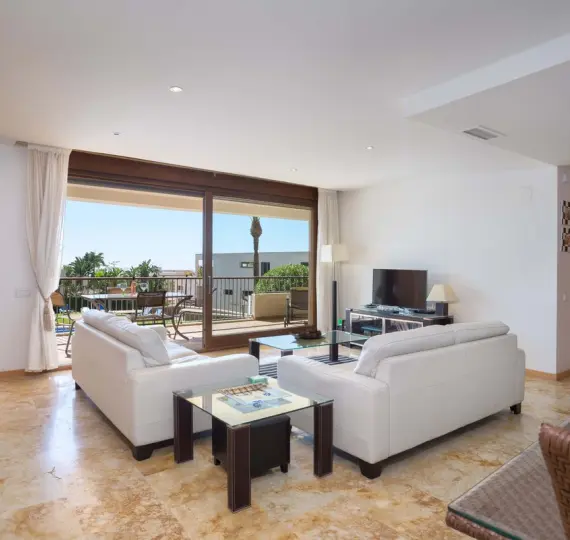Sale of ground floor apartment in Altos de los Monteros
