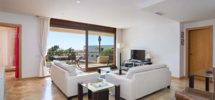 Sale of ground floor apartment in Altos de los Monteros 4