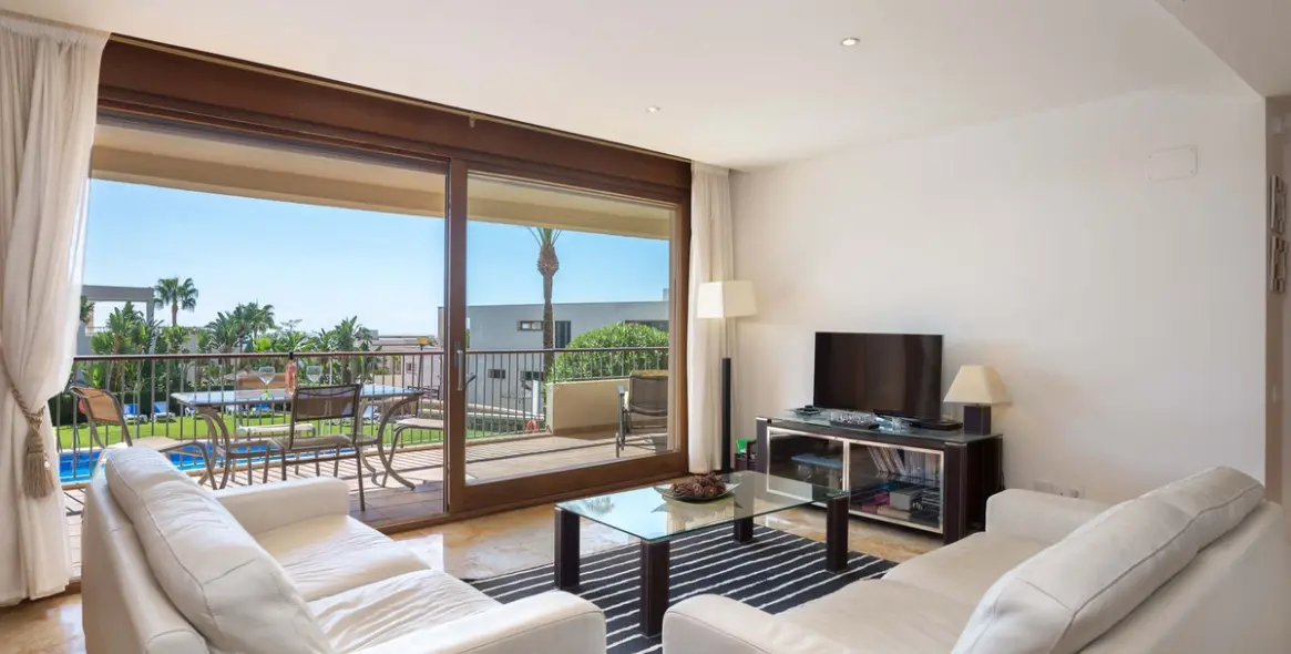 Sale of ground floor apartment in Altos de los Monteros 7