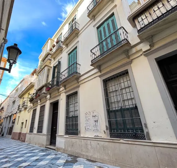 Sale of middle floor apartment in Málaga Centro