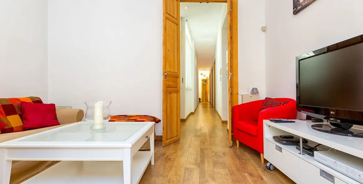 Sale of middle floor apartment in Málaga Centro 7