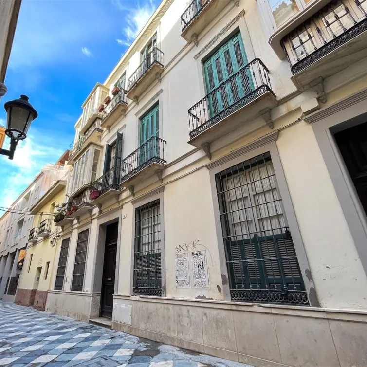 Продажа апартаментов на среднем этаже в Málaga Centro