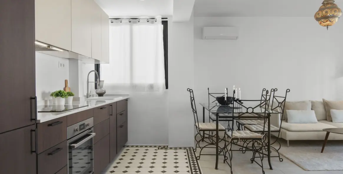 Sale of middle floor apartment in Estepona 11