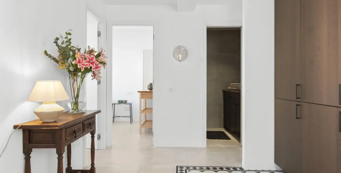 Sale of middle floor apartment in Estepona 13