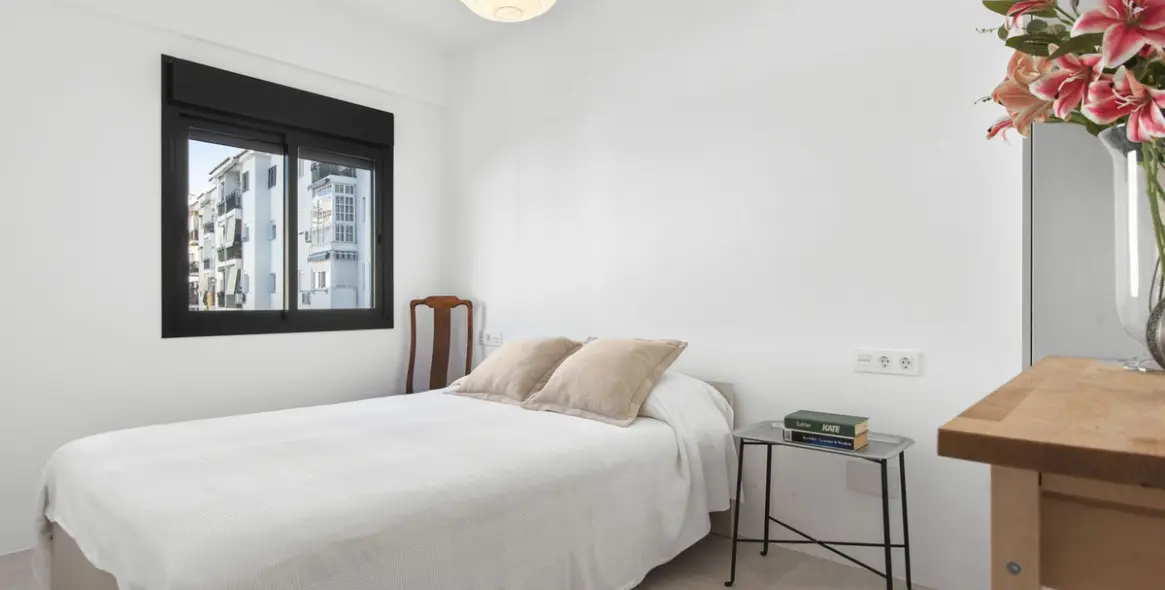 Sale of middle floor apartment in Estepona 20