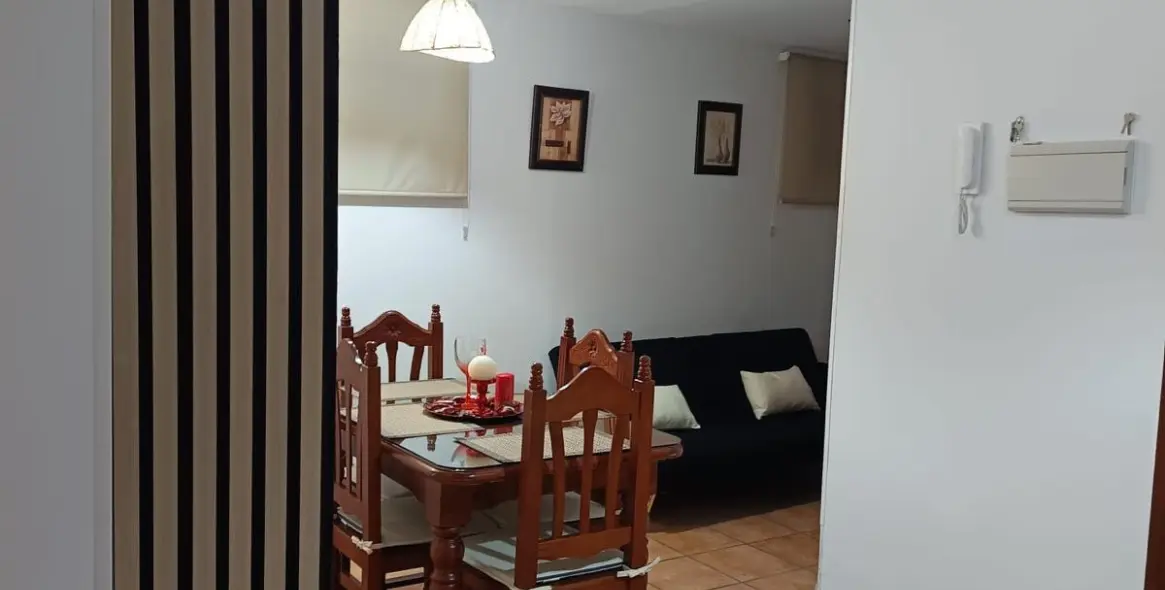 Sale of middle floor apartment in Málaga 2