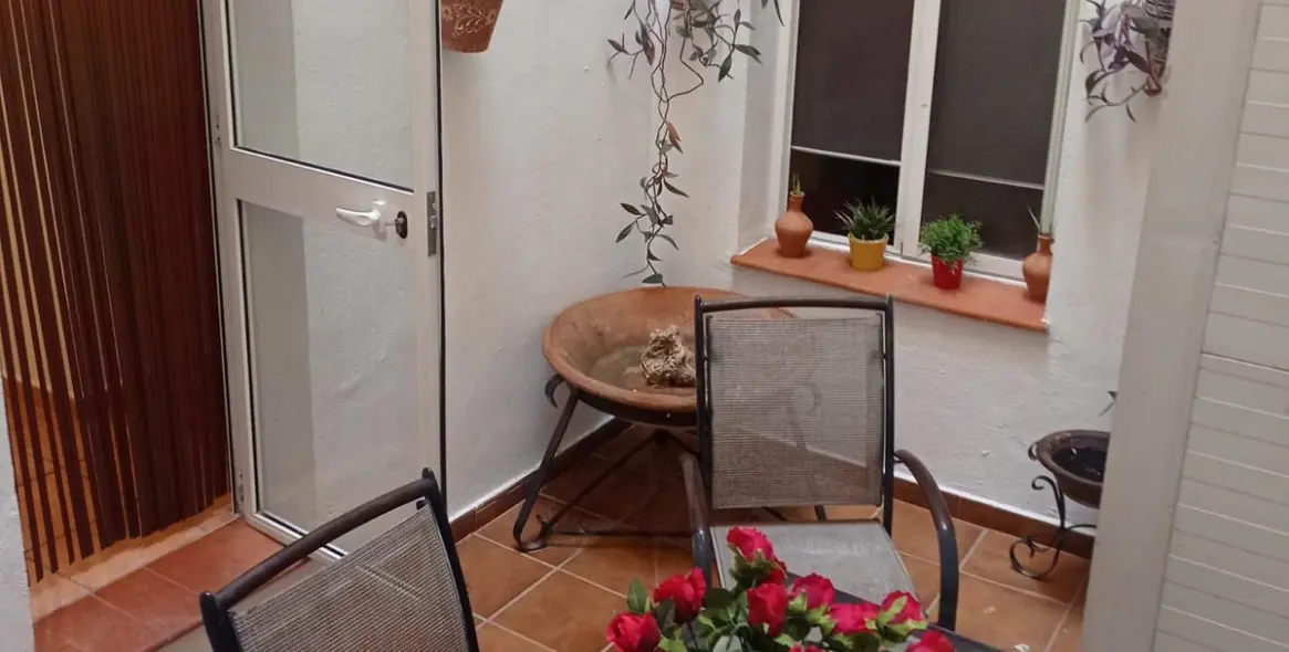 Sale of middle floor apartment in Málaga 3