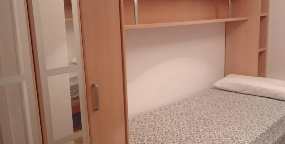 Sale of middle floor apartment in Málaga 4