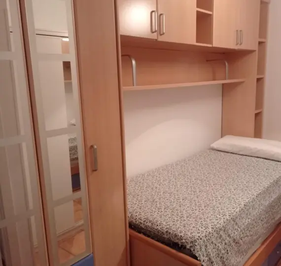 Sale of middle floor apartment in Málaga