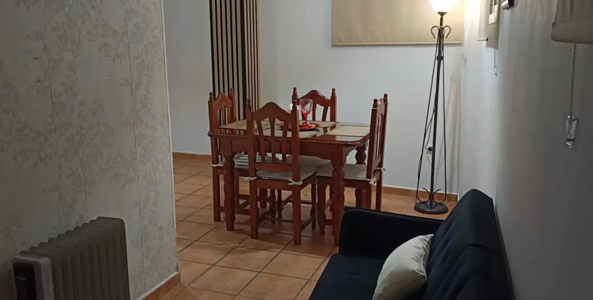 Sale of middle floor apartment in Málaga 13