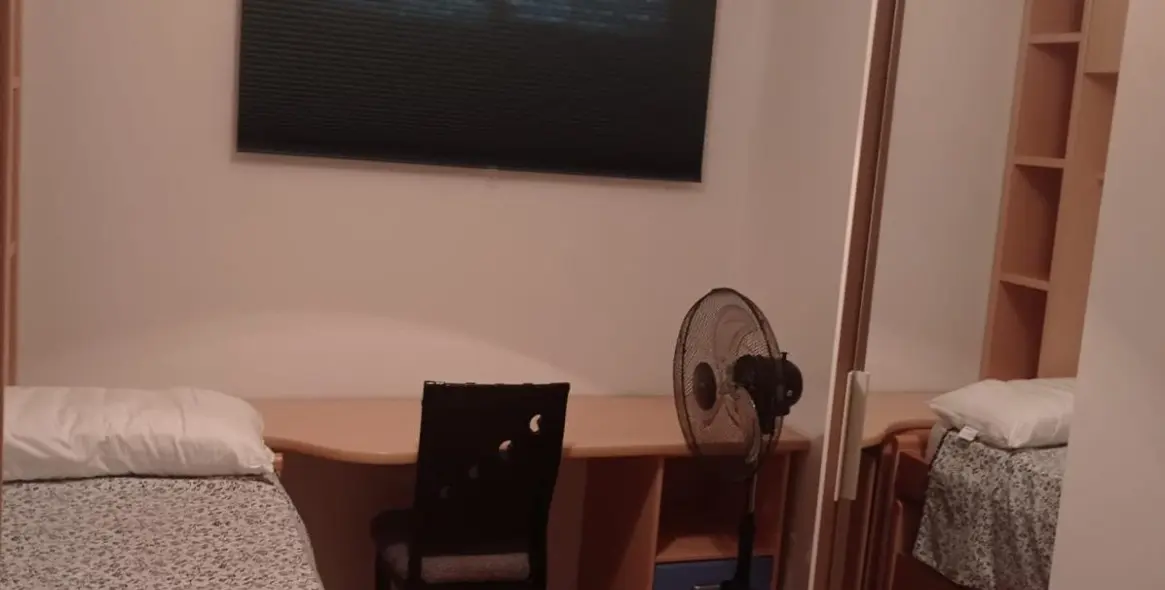 Sale of middle floor apartment in Málaga 16