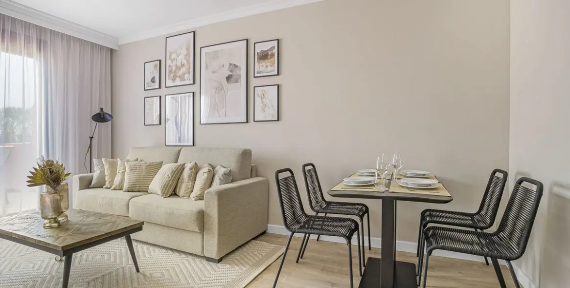 Sale of penthouse duplex in El Paraiso 2