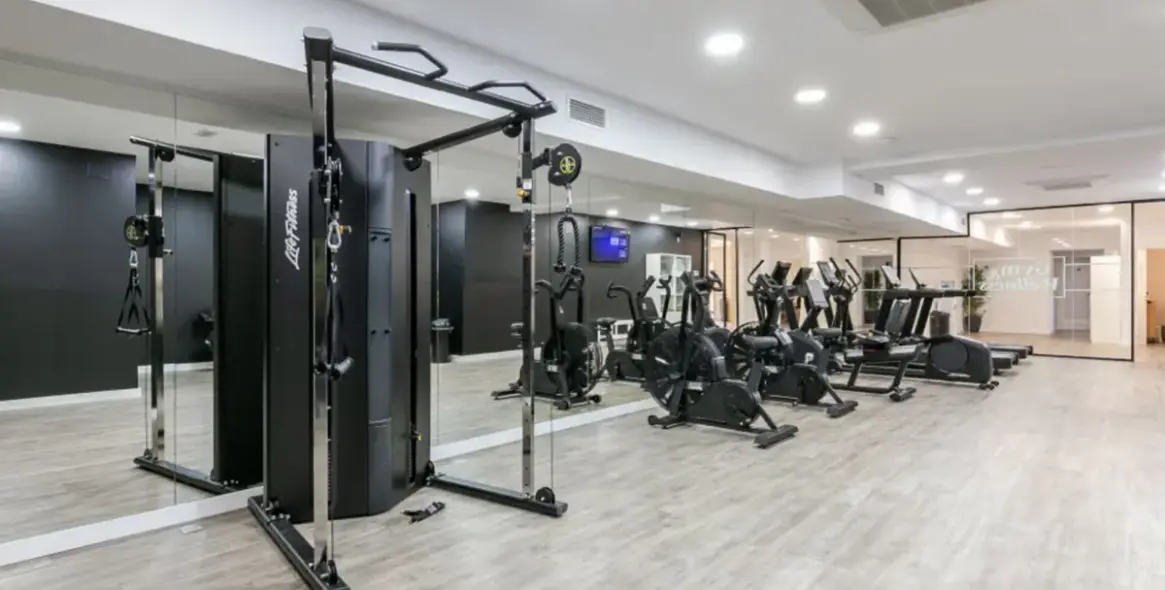 Sale of penthouse duplex in El Paraiso 18