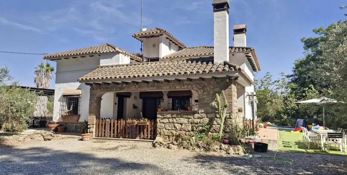 Sale of finca - cortijo in Coín 1