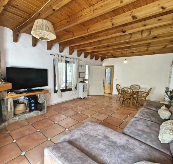 Sale of finca - cortijo in Coín