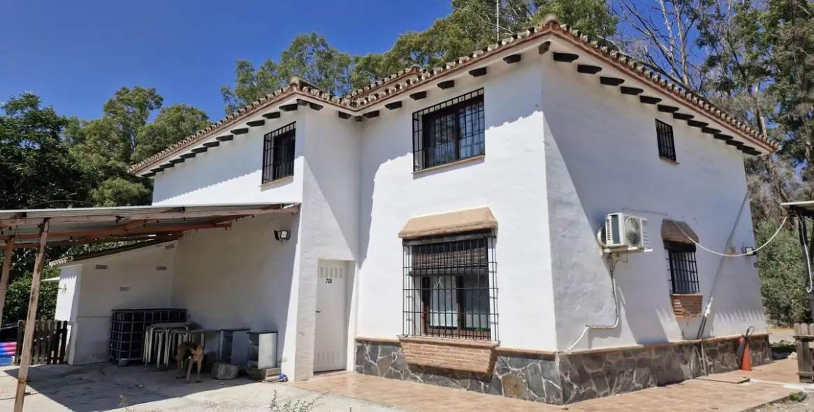 Sale of finca - cortijo in Coín 26