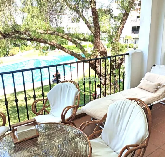 Продажа апартаментов на среднем этаже в Costalita