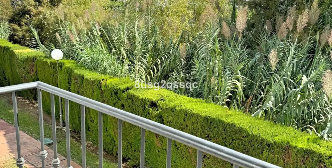 Venta de apartamento en planta media en Costalita 15