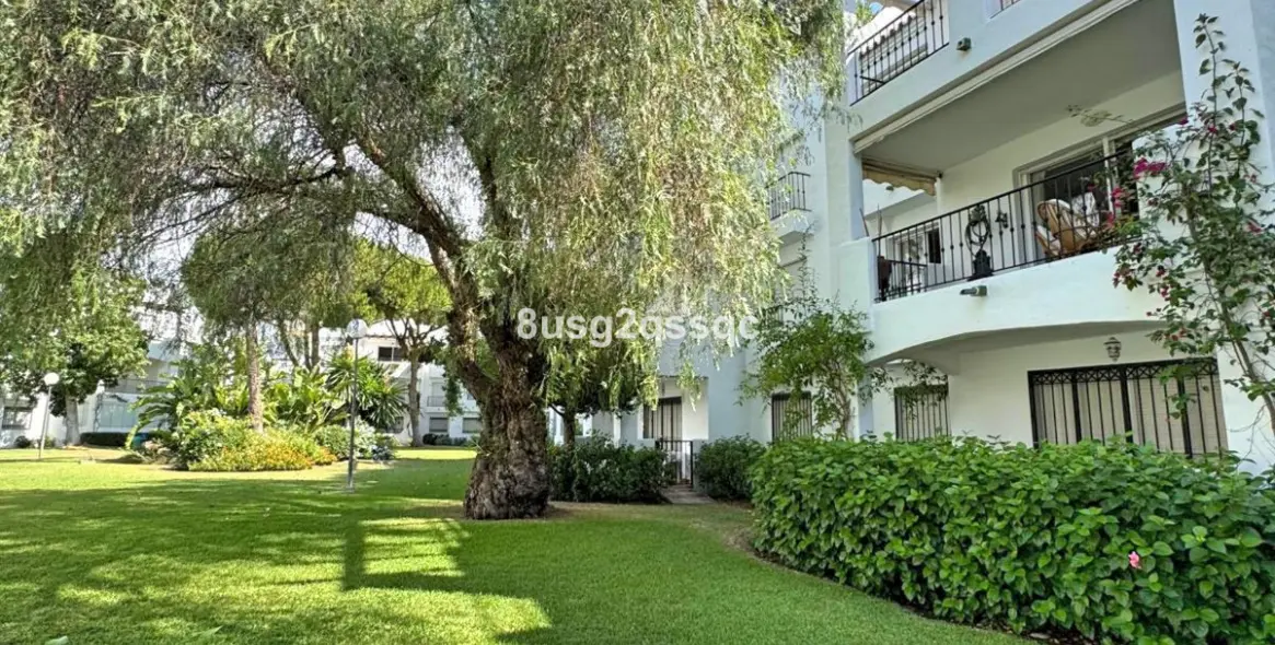 Venta de apartamento en planta media en Costalita 17