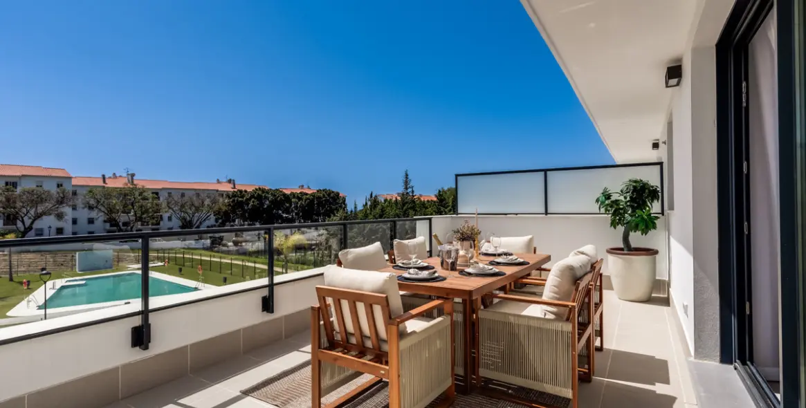 Sale of middle floor apartment in Estepona (district Estepona) 1