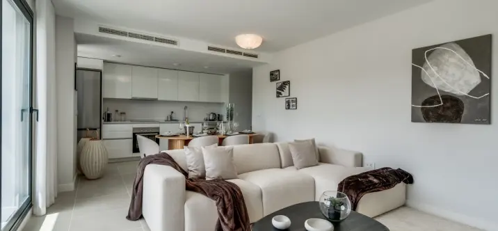 Middle floor apartment R5131783 2