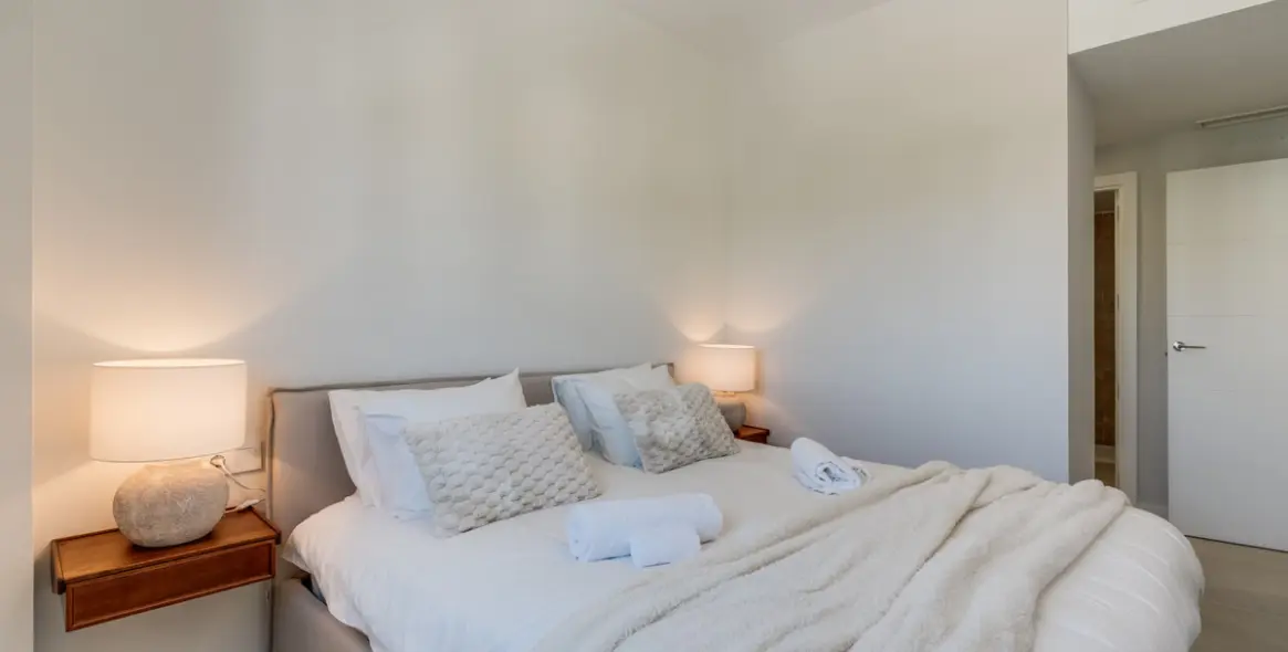 Продажа апартаментов на среднем этаже в Estepona 14