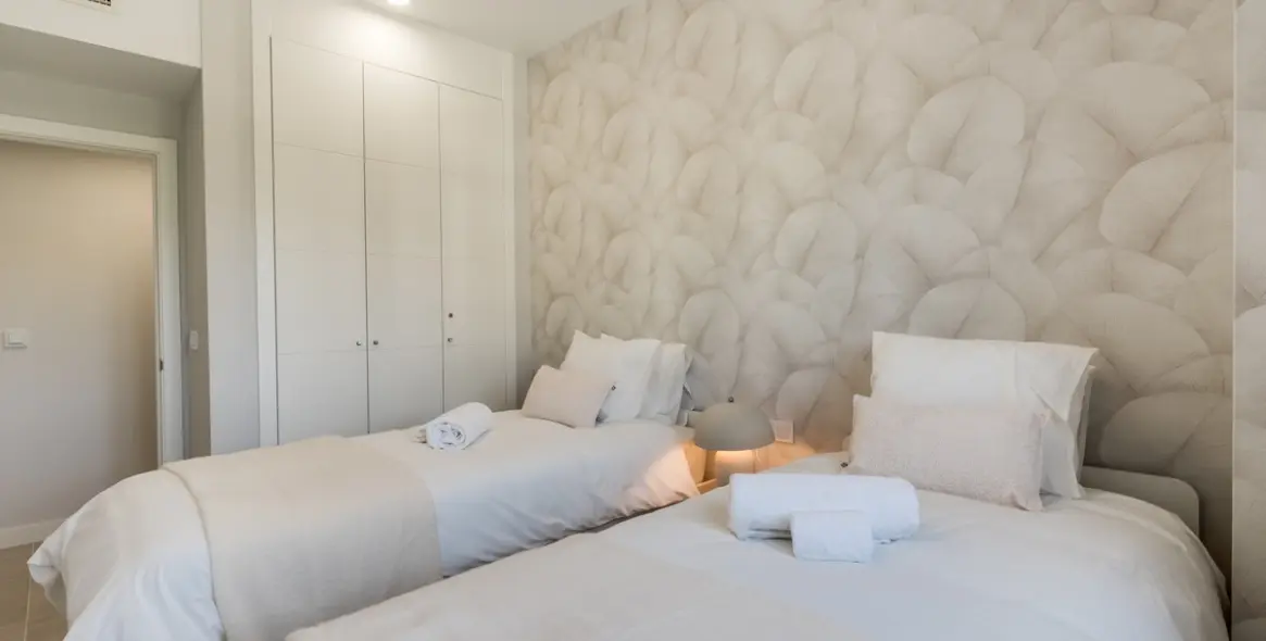 Продажа апартаментов на среднем этаже в Estepona 17