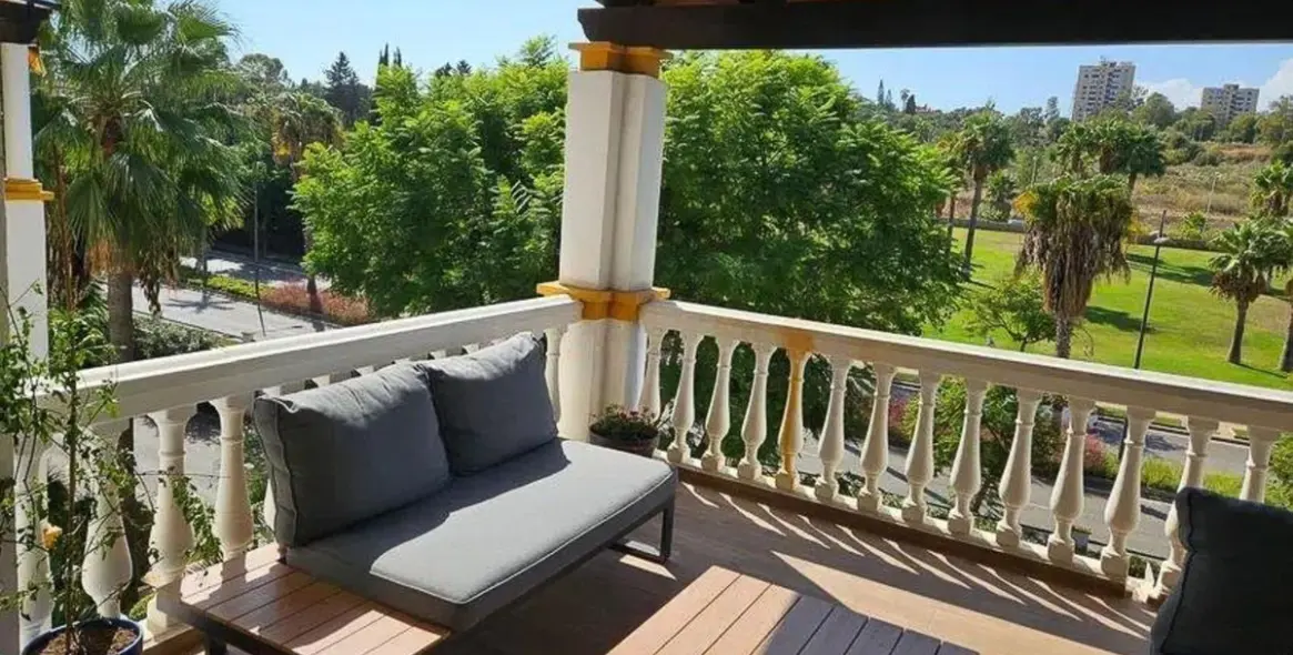 Продажа апартаментов на среднем этаже в Nueva Andalucía 4