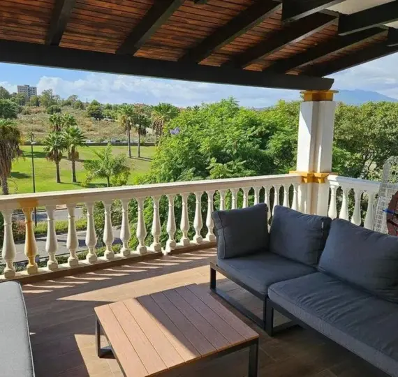 Продажа апартаментов на среднем этаже в Nueva Andalucía