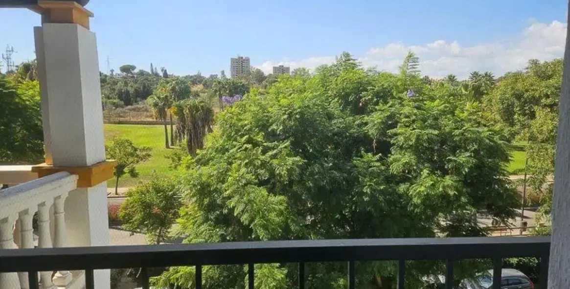 Продажа апартаментов на среднем этаже в Nueva Andalucía 14