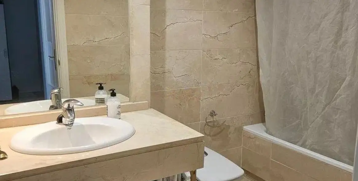 Продажа апартаментов на среднем этаже в Nueva Andalucía 25