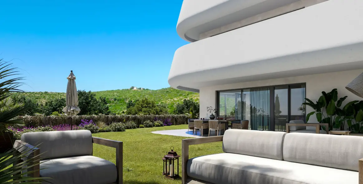 Sale of ground floor apartment in Casares 11