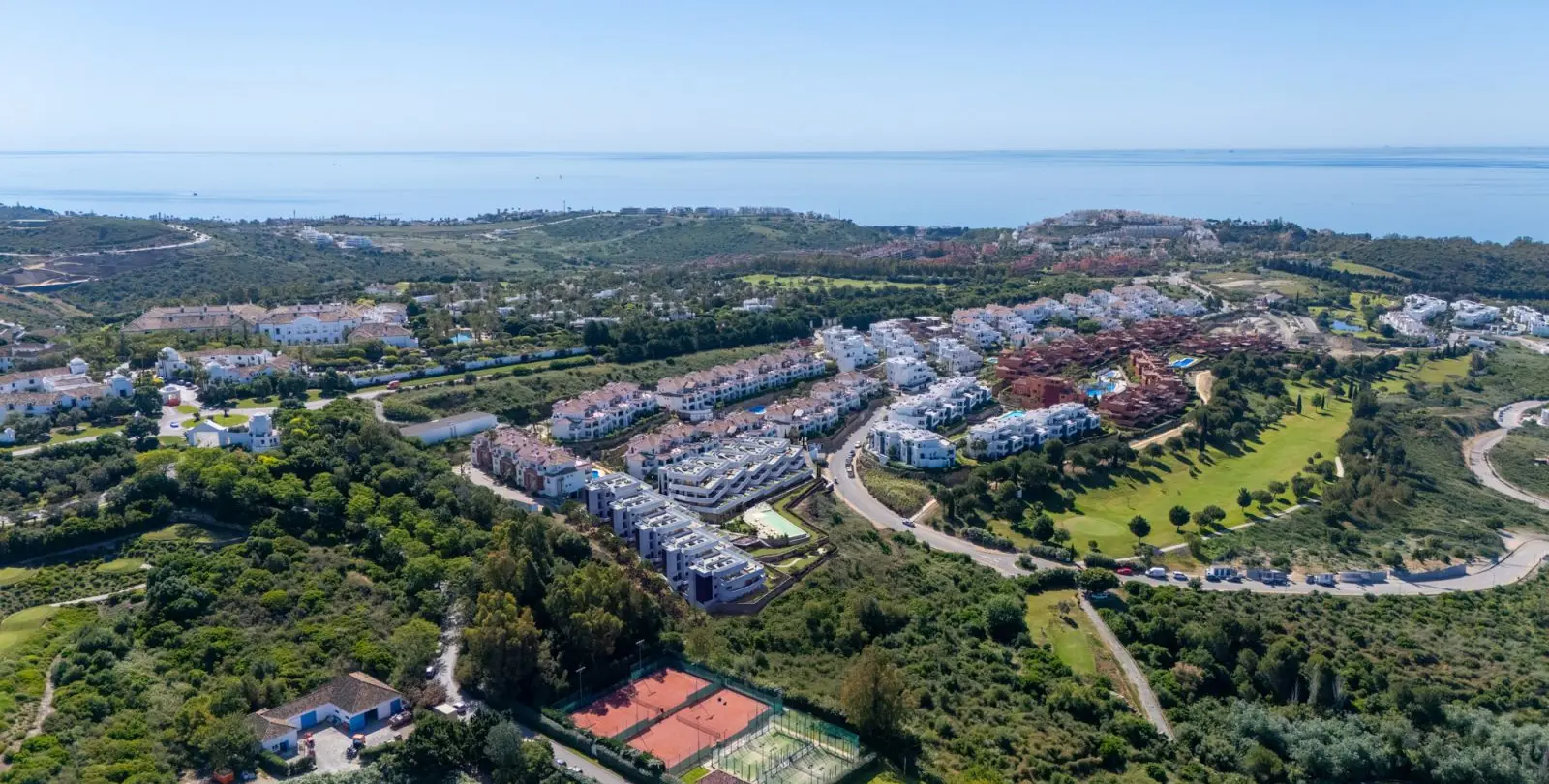 Продажа апартаментов на первом этаже в Casares 17