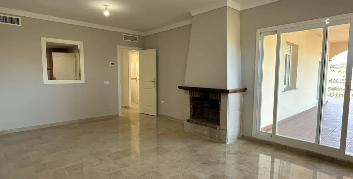 Sale of penthouse in Mijas Golf 12