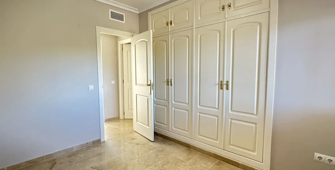 Sale of penthouse in Mijas Golf 26