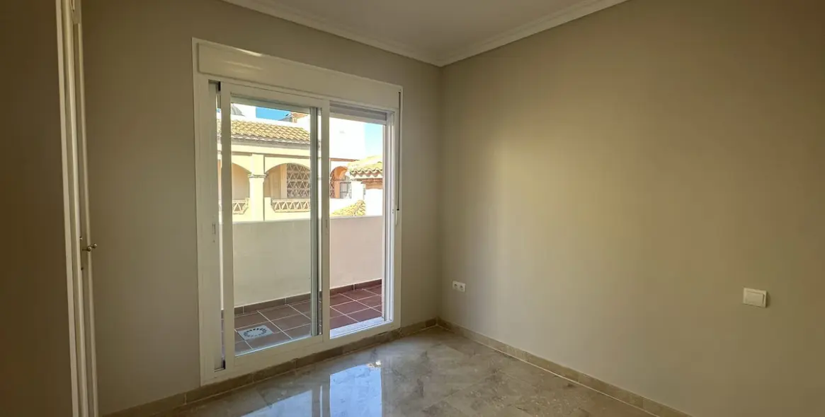 Sale of penthouse in Mijas Golf 27