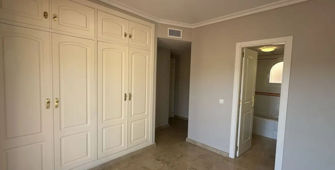 Sale of penthouse in Mijas Golf 33