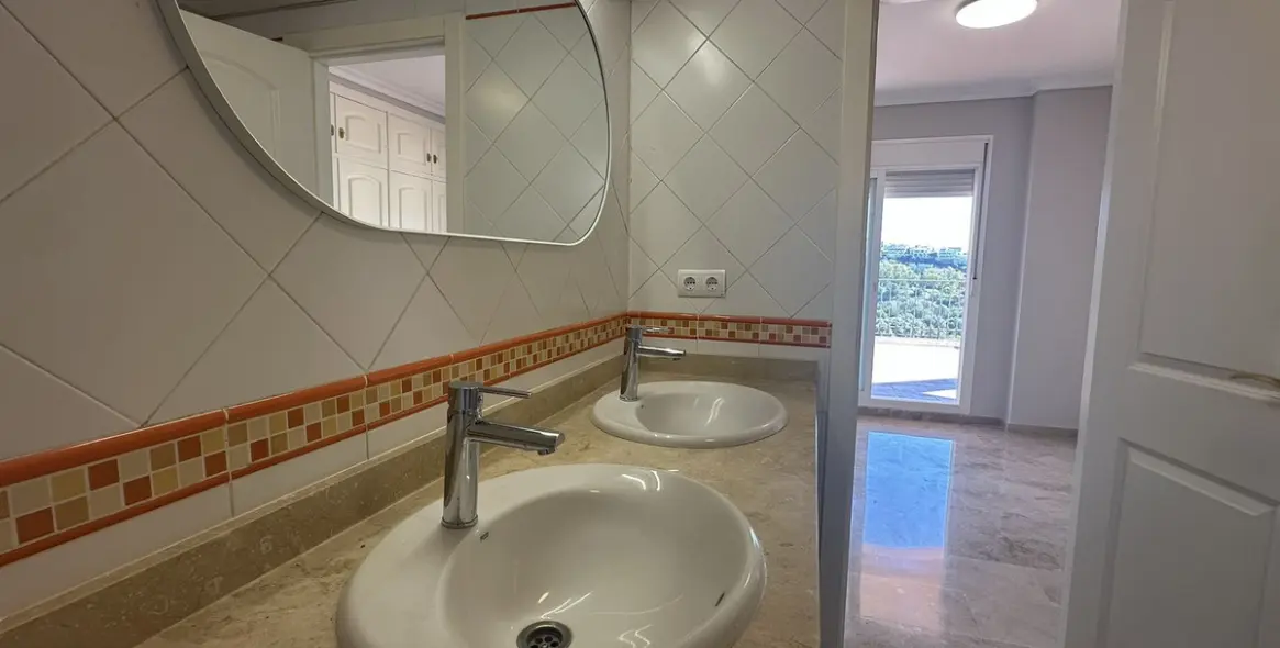 Sale of penthouse in Mijas Golf 39