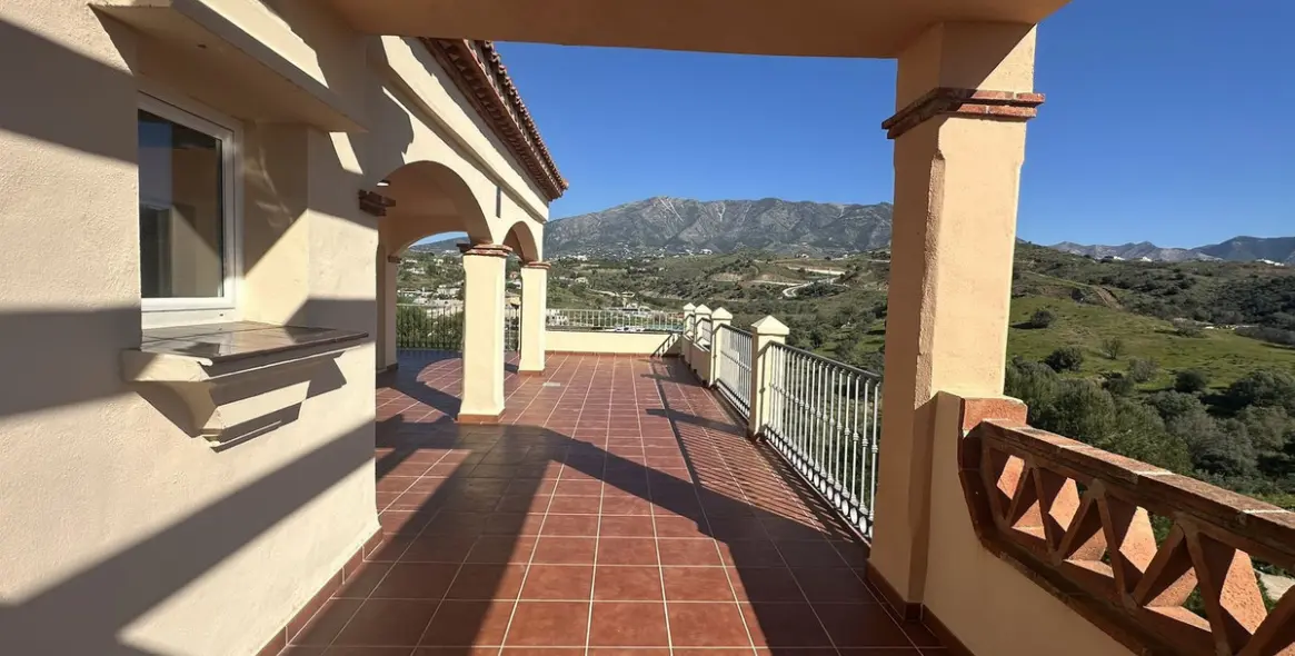 Sale of penthouse in Mijas Golf 49