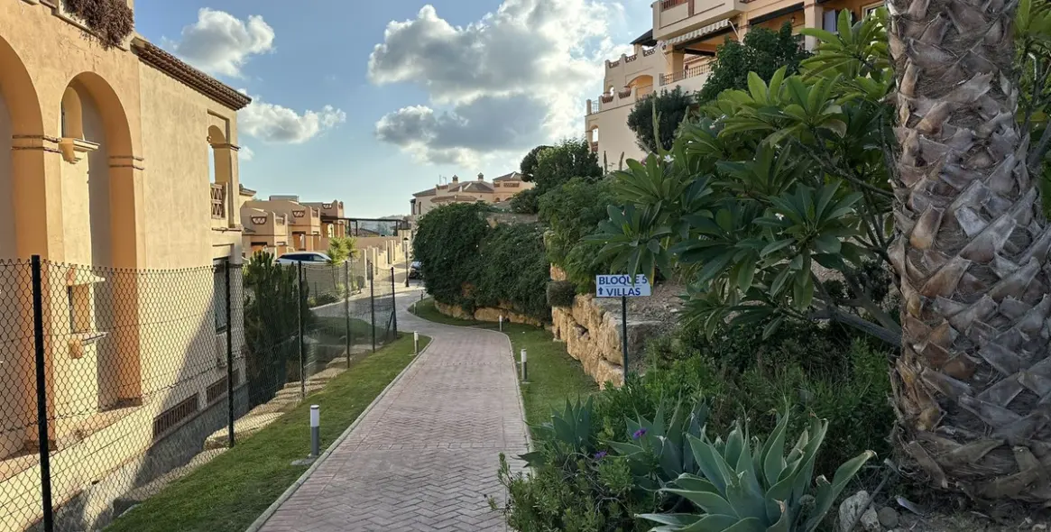 Sale of penthouse in Mijas Golf 54