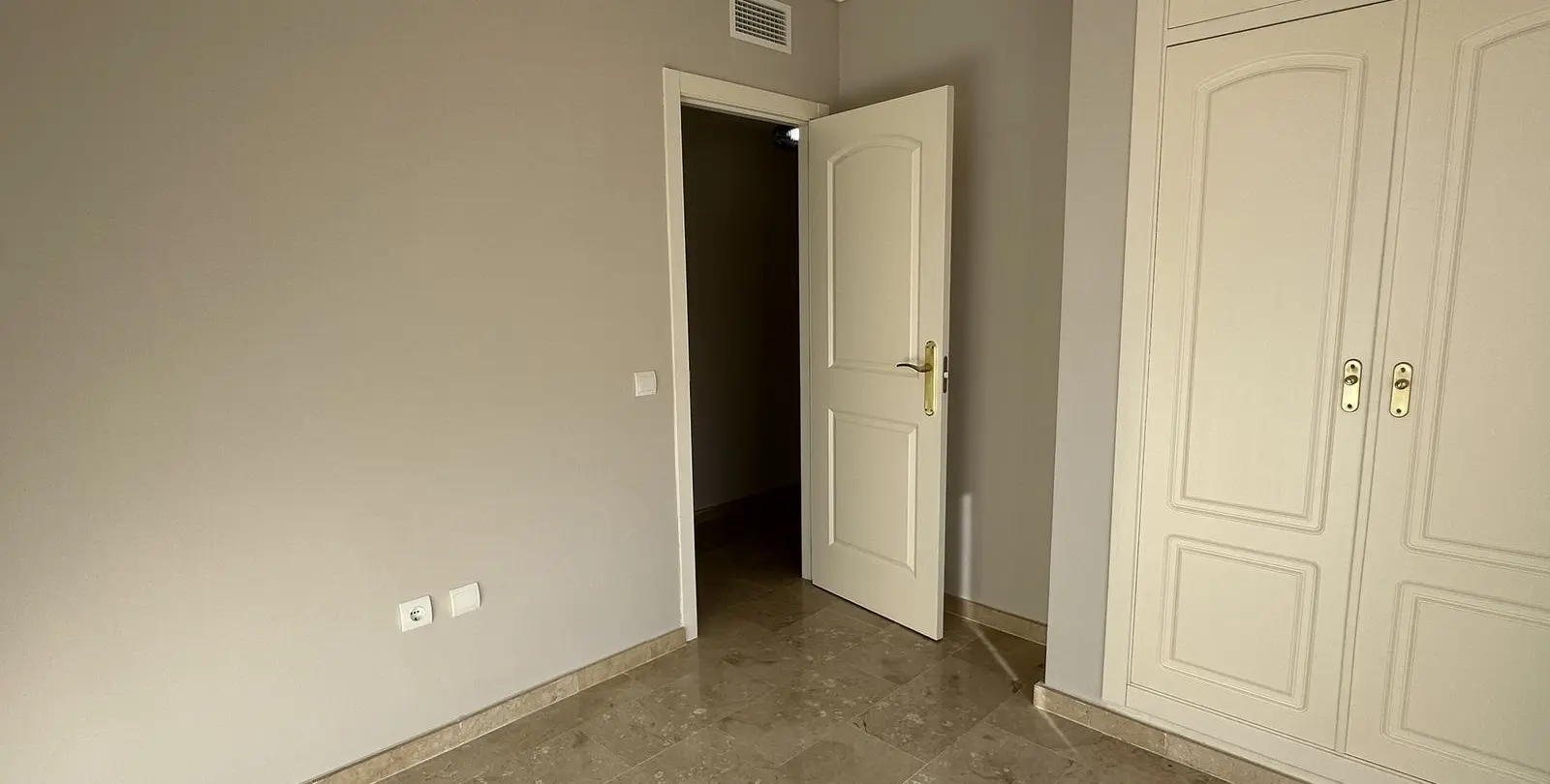 Sale of penthouse in Mijas Golf 23
