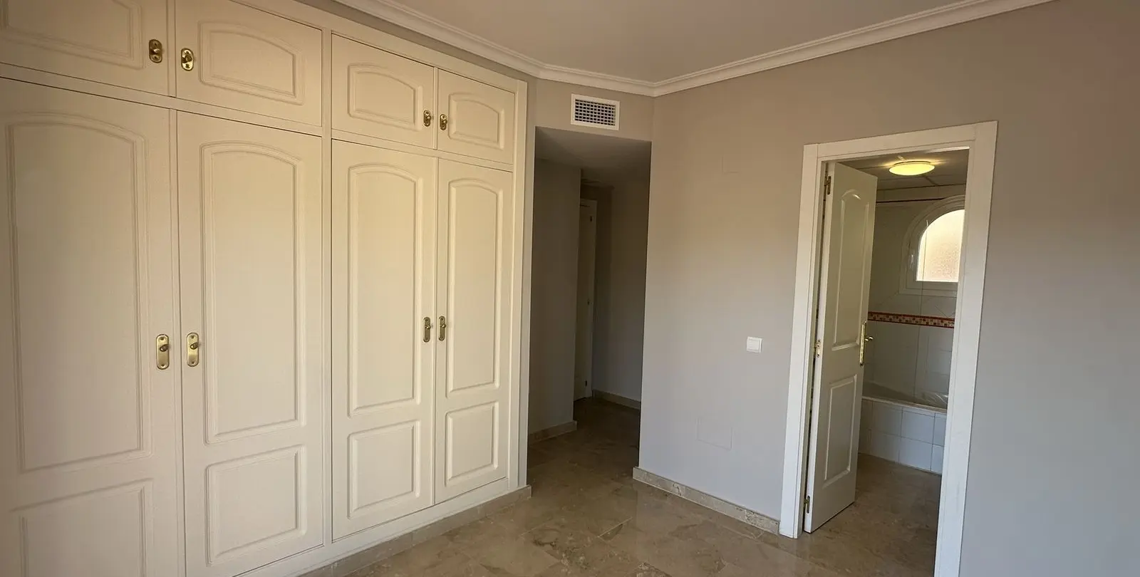 Sale of penthouse in Mijas Golf 33