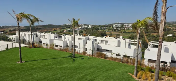 Middle floor apartment R5130898 0