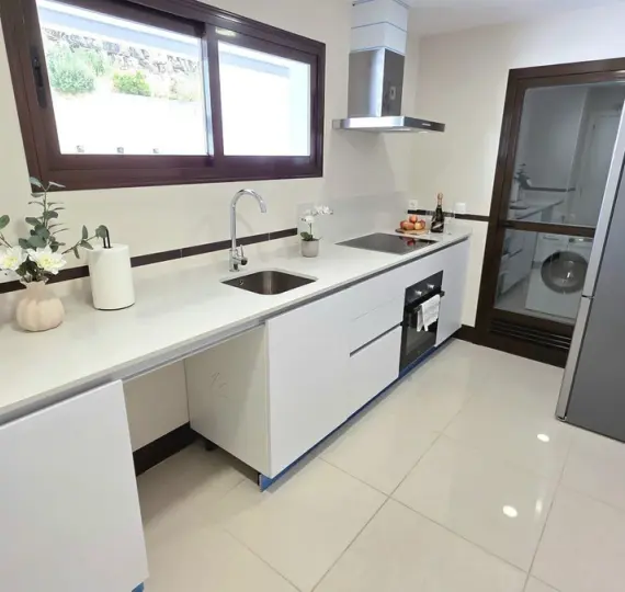 Middle floor apartment R5130898