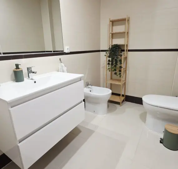 Middle floor apartment R5130898